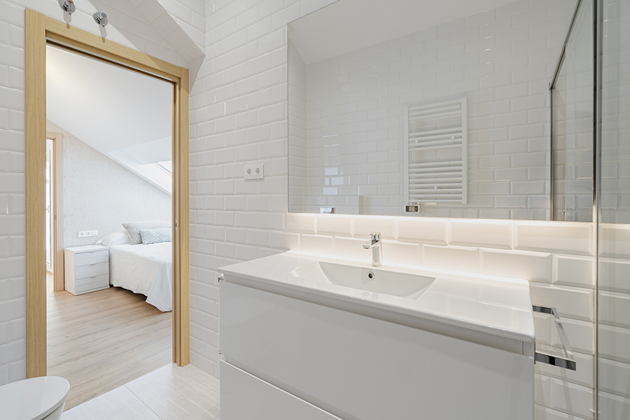 Detalle baño suite 2 del piso de 4 habitaciones del Edificio Lérida 8.